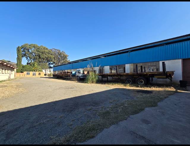 1,350M² FACTORY TO LET IN TUNNEY